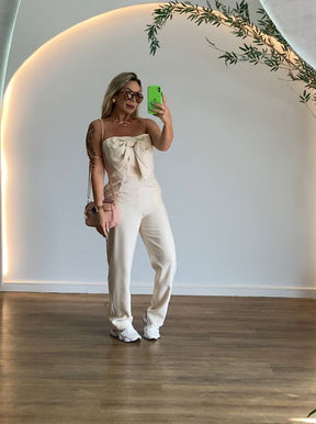 Macacão feminino detalhe elegante de laço - Lux XX